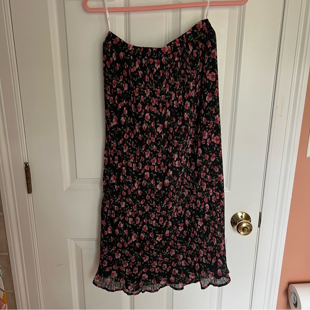 Floral Black and Pink Pleated Midi Skirt - size M